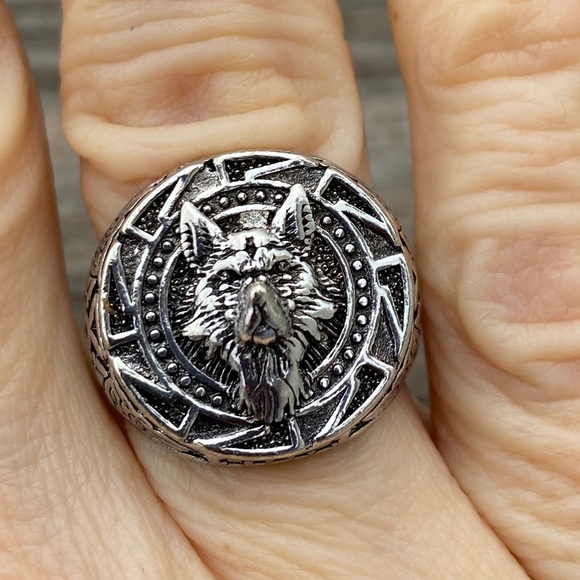 Other - Viking Wolf ring Silver wolf knotwork Othala